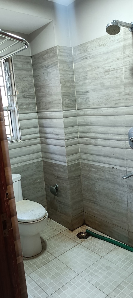 nirvana lodge by roh