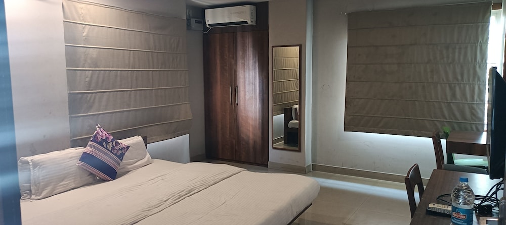 nirvana lodge by roh