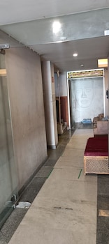 nirvana lodge by roh