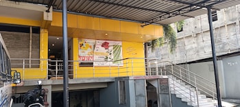 nirvana lodge by roh