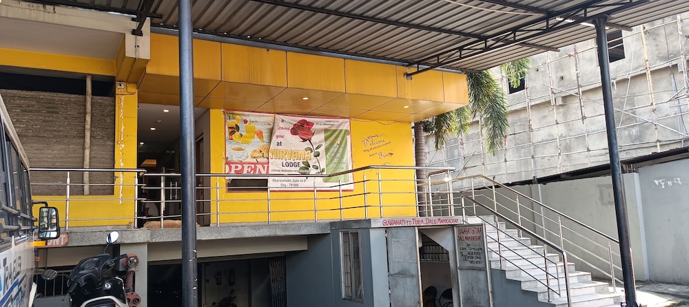 nirvana lodge by roh