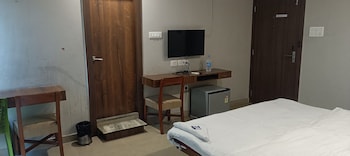 nirvana lodge by roh