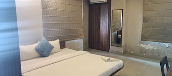 nirvana lodge by roh