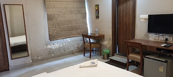 nirvana lodge by roh