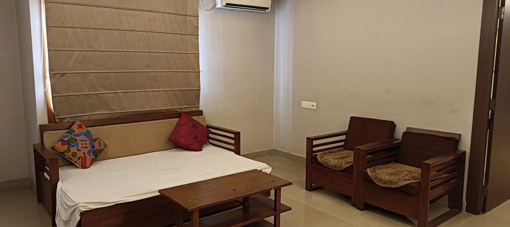 nirvana lodge by roh