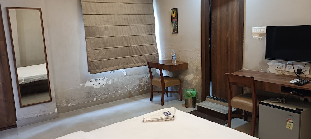 nirvana lodge by roh