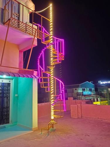 Raj Kamal Lodge,,2 star