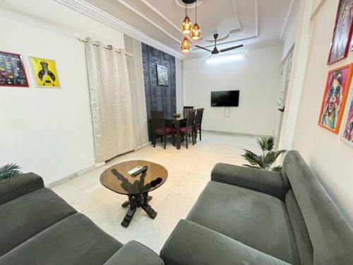 Ivy Aristo, 1 Bhk In Heart Of Lokhandwala, Andheri,,4 star
