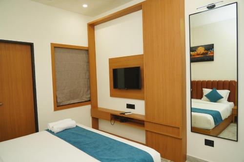 Hotel Leela's,,2 star