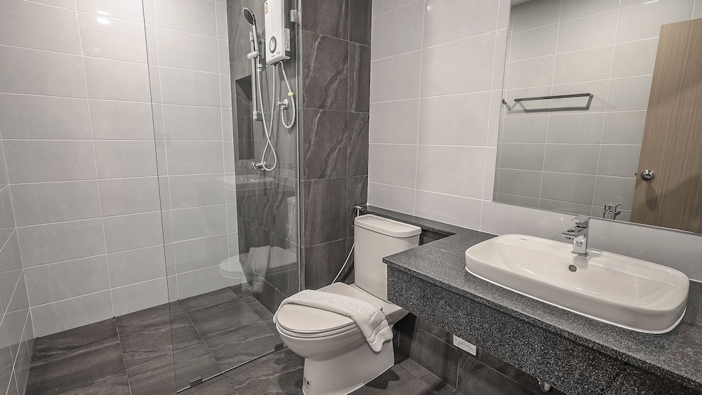 b2 ubon airport premier hotel