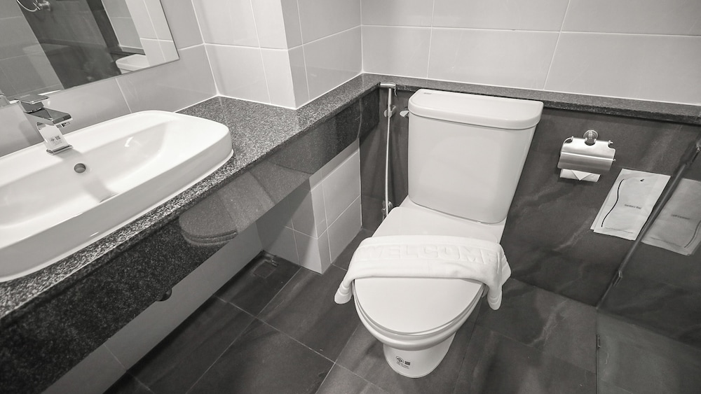 b2 ubon airport premier hotel