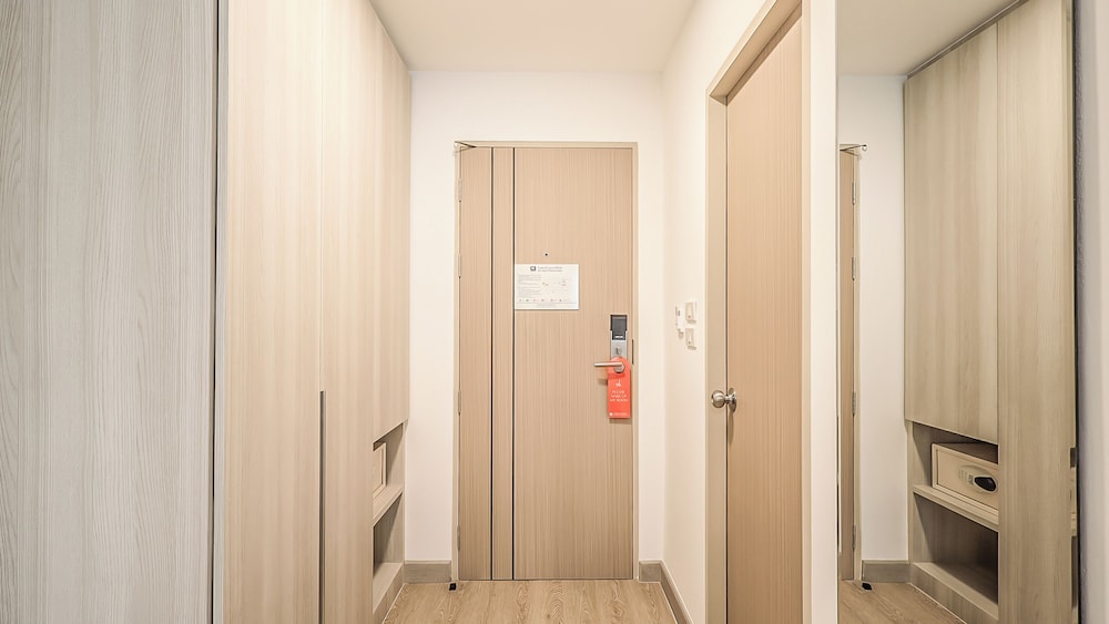 b2 ubon airport premier hotel