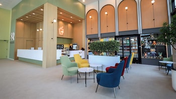 b2 ubon airport premier hotel