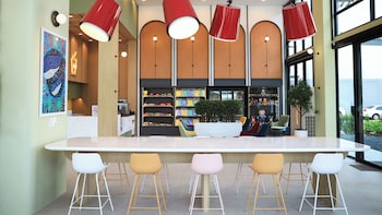 b2 ubon airport premier hotel