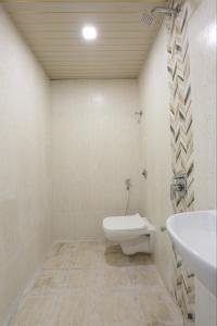 hotel crown near nesco center oberoi mall goregaon east