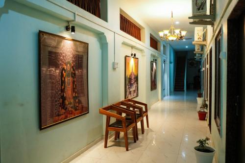 Hotel Ramlalla Palace,,3 star