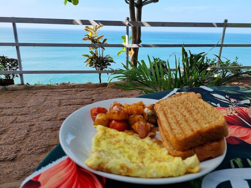 puthooram sea view resort varkala