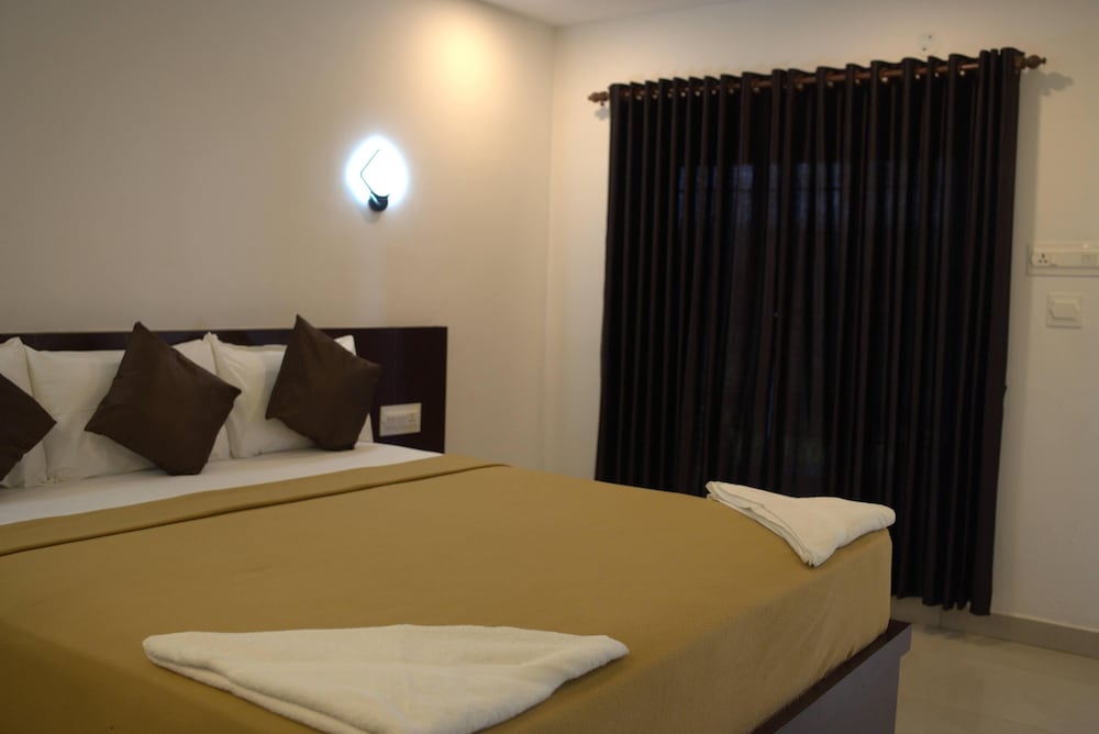 puthooram sea view resort varkala