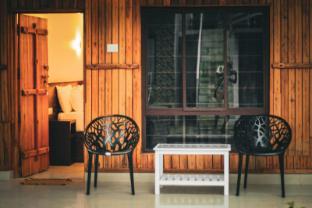 puthooram sea view resort varkala