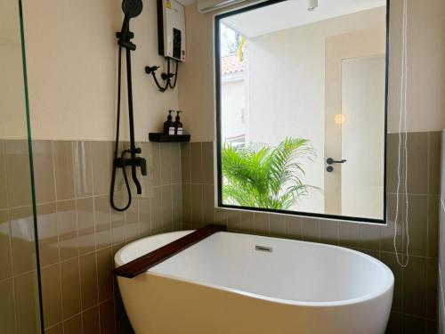 urban room samed