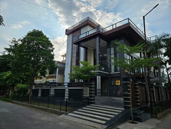 groomgo the grand mansion noida