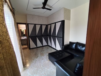 groomgo the grand mansion noida