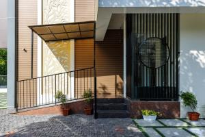 The Lotaz Hotel,,3 star