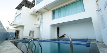 kovalam studio villa