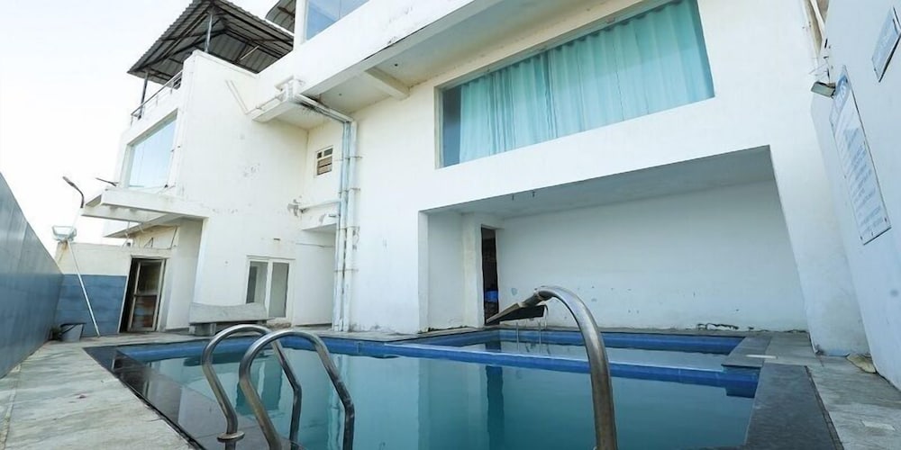 kovalam studio villa