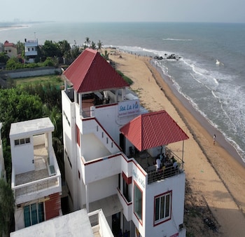 kovalam studio villa