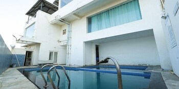 kovalam studio villa