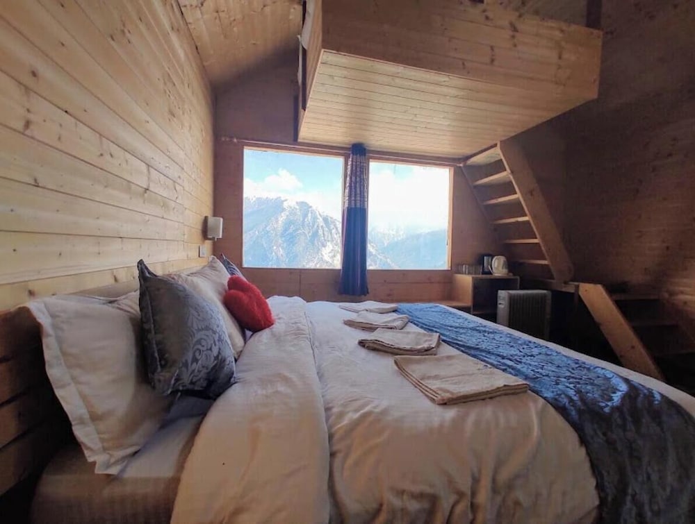 bluepoppy resort auli