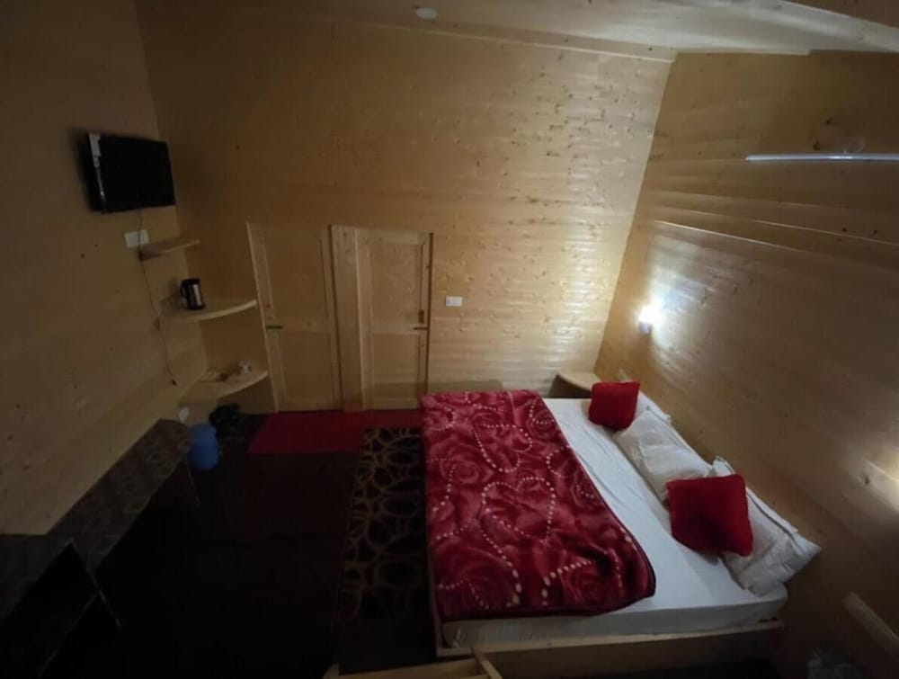 bluepoppy resort auli