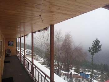 bluepoppy resort auli