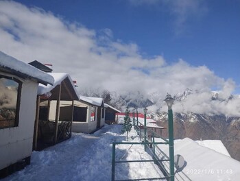 bluepoppy resort auli