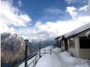 bluepoppy resort auli