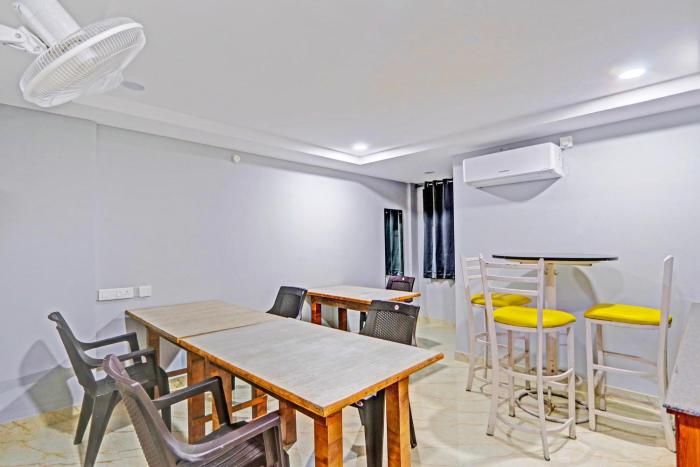 super townhouse qualia elite s r nagar