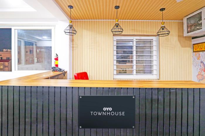 super townhouse qualia elite s r nagar