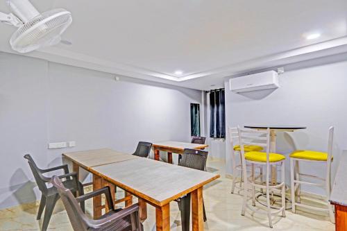 super townhouse qualia elite s r nagar