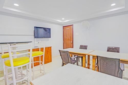 super townhouse qualia elite s r nagar