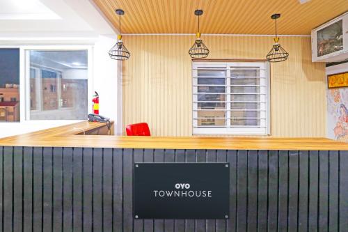 super townhouse qualia elite s r nagar