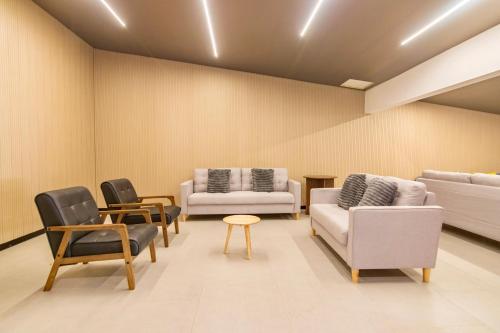 marc co living