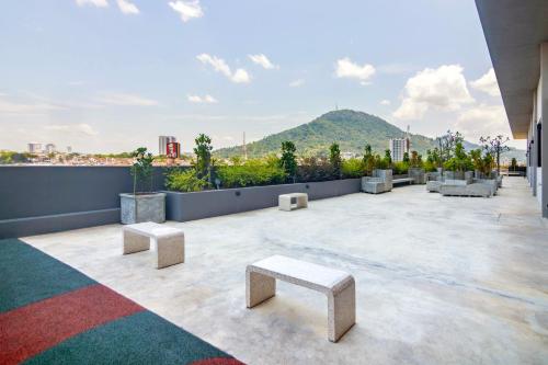 marc co living