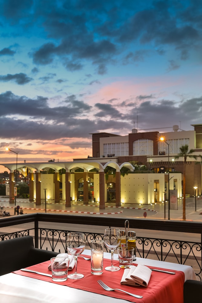 grand plaza