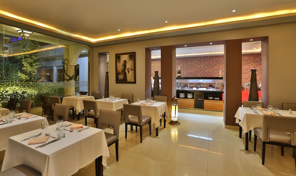 grand plaza