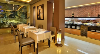 grand plaza