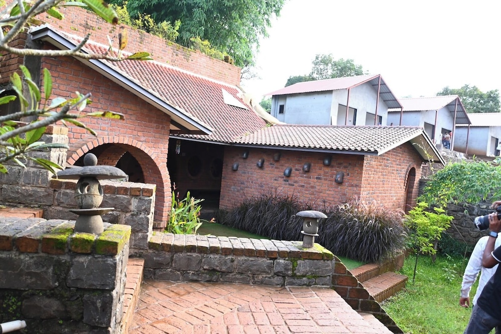 bamboo and bricks resorts