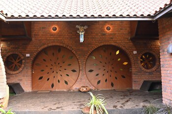 bamboo and bricks resorts