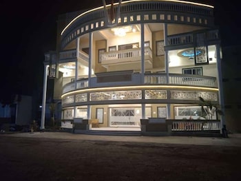 hotel kuber vatika by grb