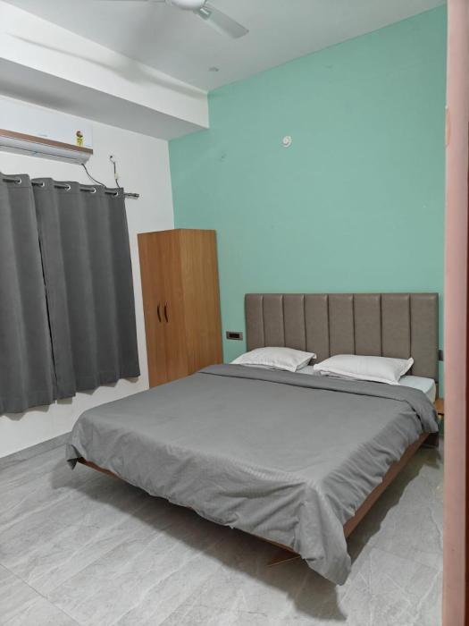 bed in mountain bnm stays
